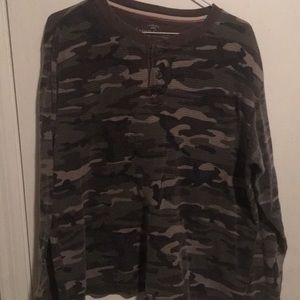 Long sleeve thermal.